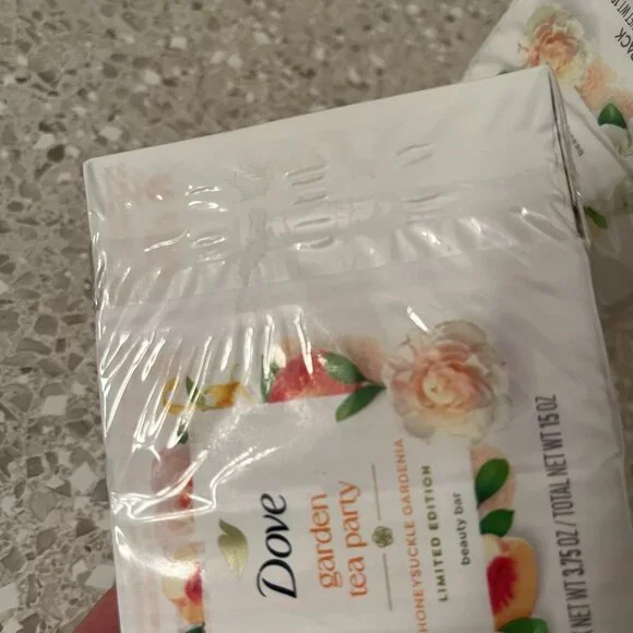 Dove Garden Tea Party Bar Soap Honeysuckle Gardenia Two 4 Bar Pack Bars NEW - Picture 8 of 8
